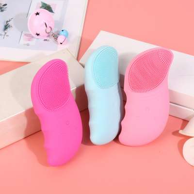 Wholesale 2020 New Portable Cleaning Face Cleansing Brush Facial Mini Soft Silicone Facial Cleansing Brush Free Sample